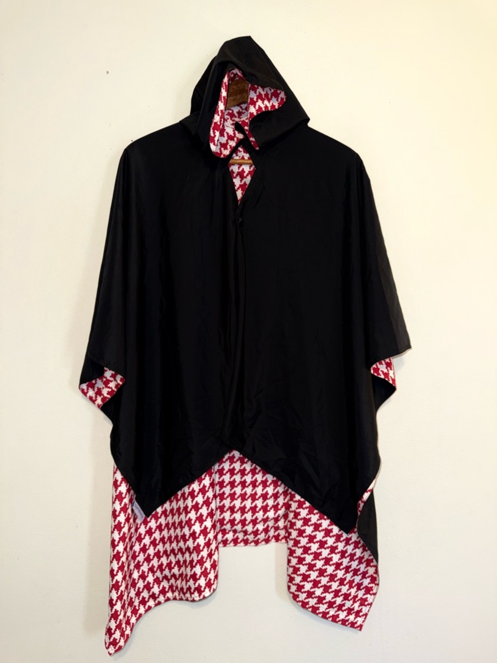 Rainraps Hooded Reversable Rain Poncho Red Houndstooth/Black ONE Size